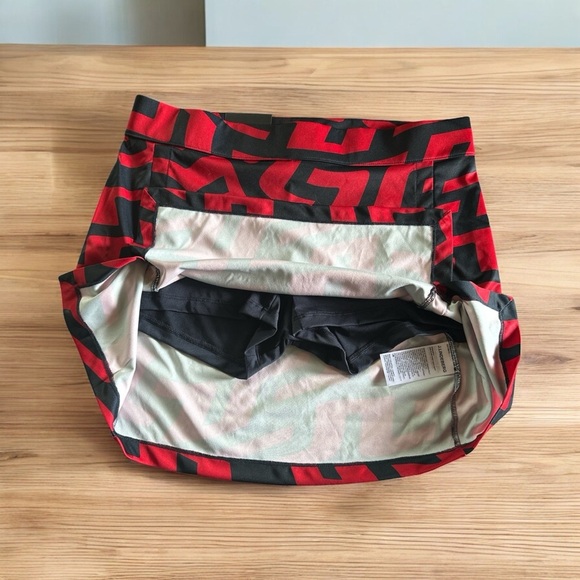 J.Lindeberg Amelie Mid Print Golf Skirt Red Black Size L - Picture 3 of 8